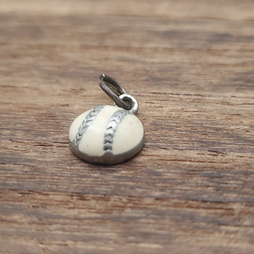 Baseball‎ charm - Picture 2 of 2